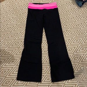 Lululemon size 6 reversible Groove pants